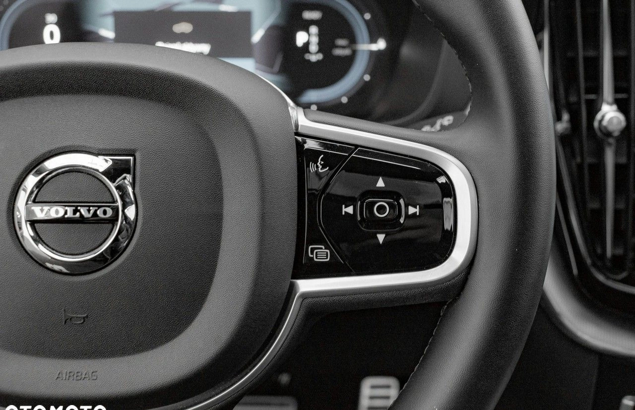 Volvo XC 60 cena 269850 przebieg: 14470, rok produkcji 2021 z Pelplin małe 781